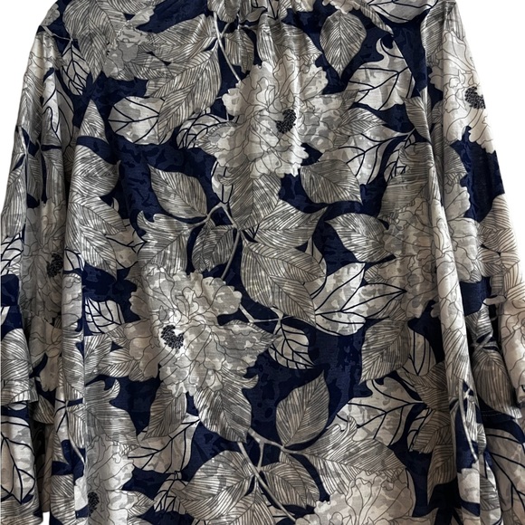 INC Internationals Cute floral Peasant top size Large - Picture 4 of 7